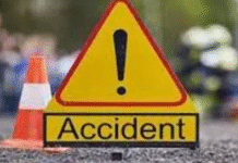 सगाई समारोह से लौट रहे व्यापारी की सड़क हादसे में मौत, पत्नी समेत चार जख्मी