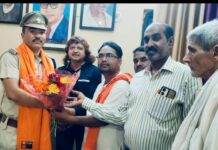 शिव सैनिकों ने नवागंतुक राजपुरा चौकी इंचार्ज का स्वागत किया