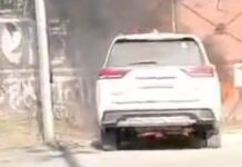 हल्द्वानी में यहां खड़ी कार में लगी आग, देखें वीडियो