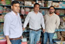 गैस की कालाबाजारी करते रंगे हाथ पकड़ा, इन तीन लोगों पर मुकदमा