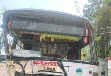 काठगोदाम डिपो की बस को 16 टायरा ने मारी टक्कर, कंडक्टर गंभीर रूप से घायल,