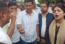 मोटाहल्दू में कंपनी से लौटी युवती की मौत के मामले में परिजन पोस्टमार्टम हाउस पहुंचे, हंगामा, यह मांग उठाई