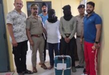 हल्द्वानी के इस टेलर की दुकान में 10 लाख की चरस समेत दो युवक गिरफ्तार, देखें वीडियो