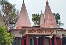 मंदिर को भी नहीं छोड़ रहे चोर, घंटी और मोबाइल चोरी