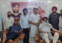 रुद्रपुर में पूर्व छात्रनेता की याद में शिविर लगाकर जरुरतमंदों के लिए किया रक्तदान