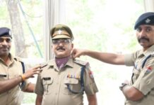 इस दरोगा का प्रमोशन, एसएसपी ने लगाए इंस्पेक्टर के स्टार