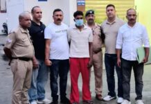 पुलिस ने 10 हजार के इनामी लुटेरे को गिरफ्तार किया