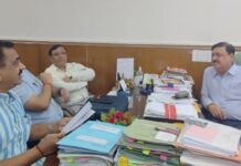 रूद्रपुर में बदहाल स्वास्थ्य सेवाओं को लेकर दून में स्वास्थ्य सचिव से मिले पूर्व विधायक
