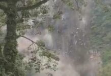 बारिश का कहर, यहां गिरा पहाड़, देखें वीडियो