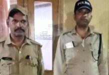 पुलिस ने सुयालबाड़ी के संतोष को शराब समेत गिरफ्तार किया
