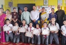 आनंदा एकेडमी में बाल कवि सम्मेलन का भव्य आयोजन