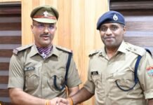 कांस्टेबल से भर्ती सुशील जोशी इंस्पेक्टर बने, एसएसपी ने लगाए स्टार