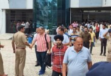 विजिलेंस टीम को 21 घंटे बंधक बनाया, पकड़े दोनों कर्मचारियों को छोड़ा