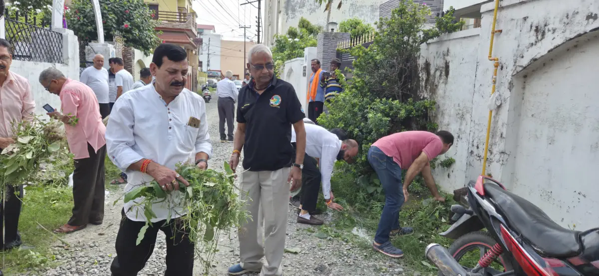 जज फार्म में दो अक्टूबर को राष्ट्रपिता महात्मा गांधी और पूर्व प्रधानमंत्री लाल बहादुर शास्त्री को याद किया