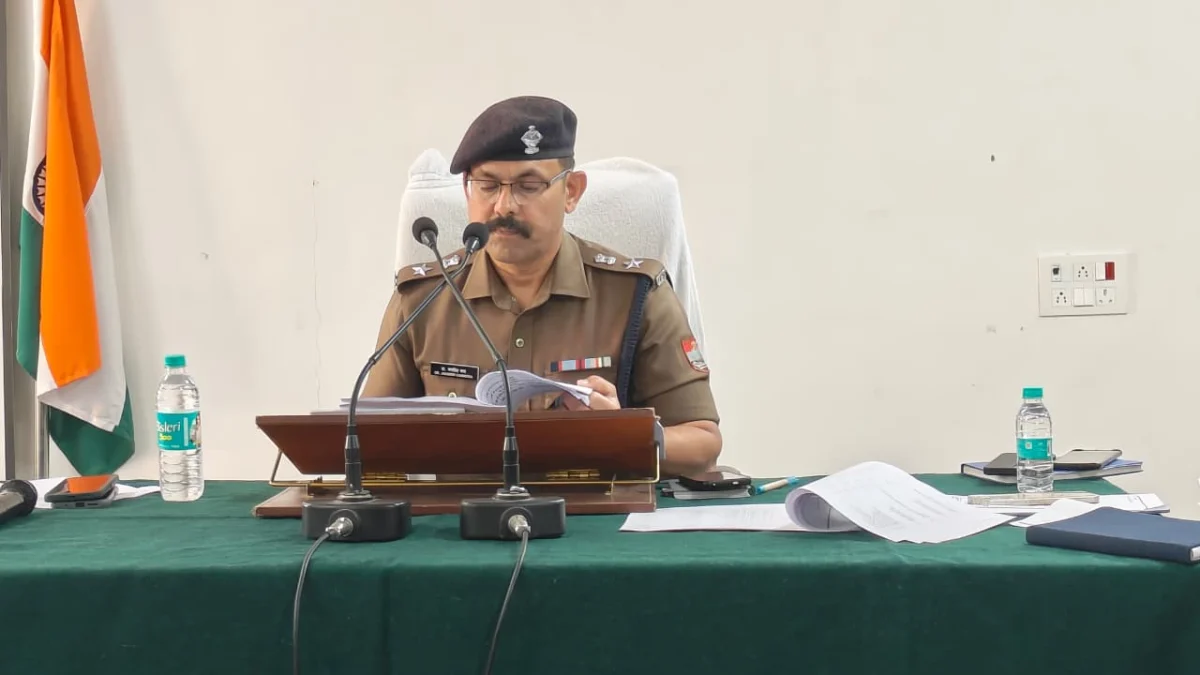 वीआईपी ड्यूटी में यातायात व्यवस्था चाक-चौबंद, एसपी क्राइम ने ली अफसरों की ब्रीफिंग